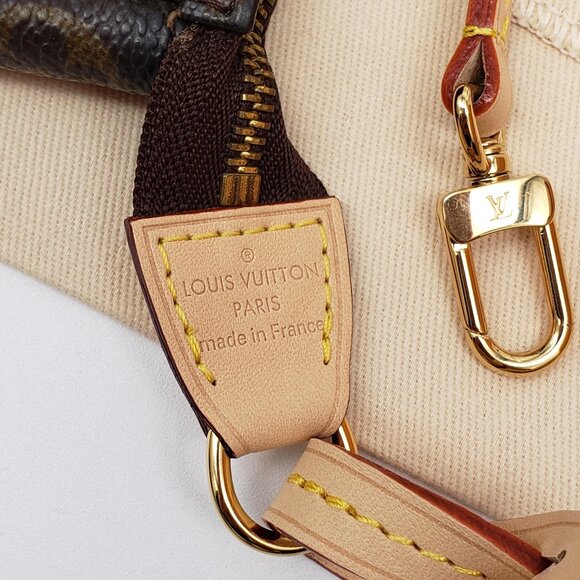 Authentic Louis Vuitton Pochette Accessories Monogram Shoulder Bag 490-120925 - Picture 13 of 15